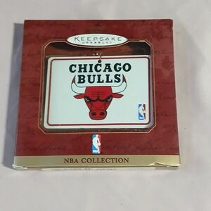 1997 Hallmark Keepsake Christmas Ornament Chicago Bulls NBA Collection Stand